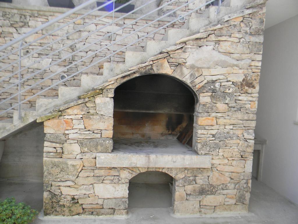 Apartments Lorenco Tisno Esterno foto